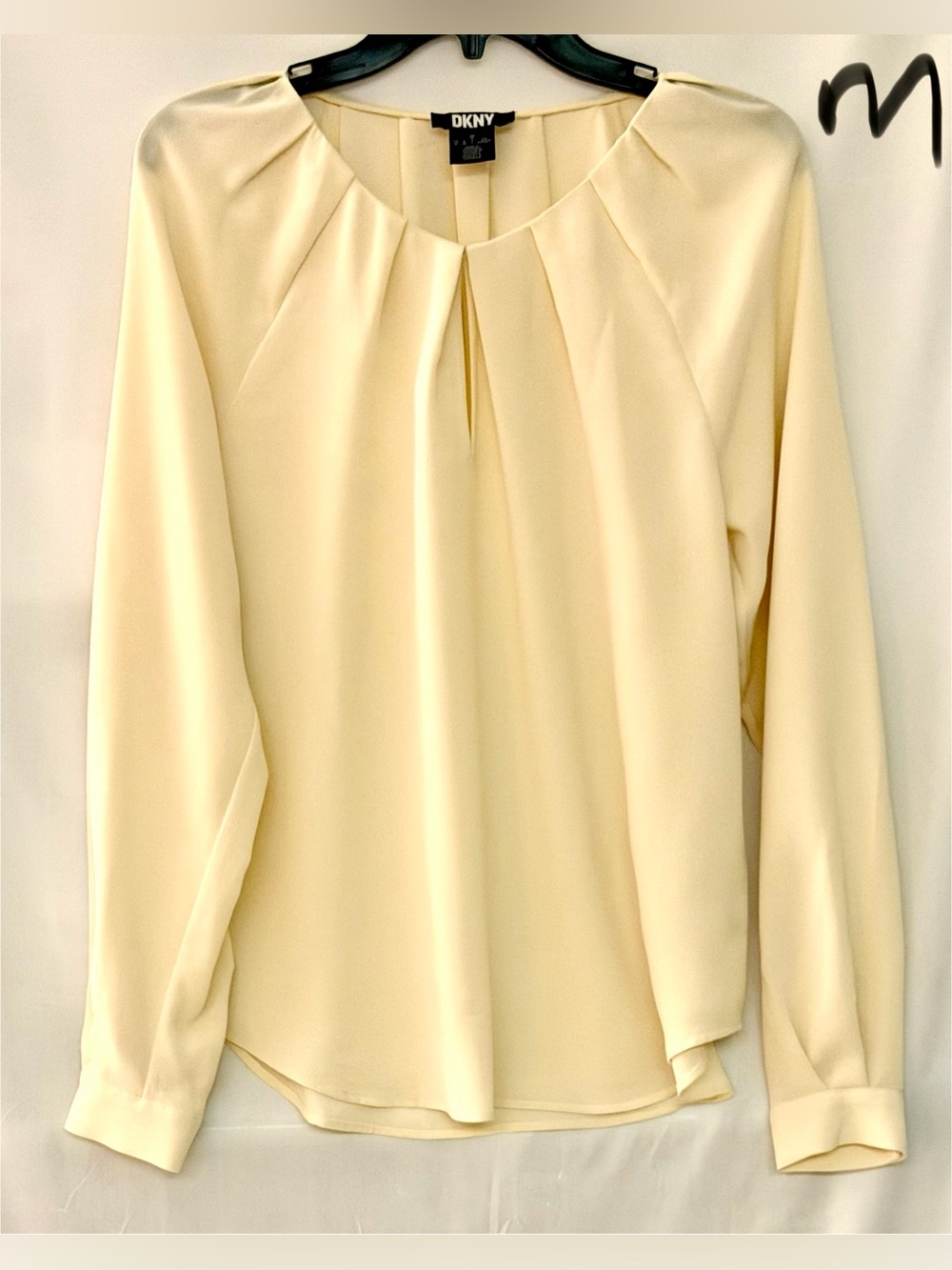 DKNY Cream Keyhole Pleated Long-Sleeve Blouse